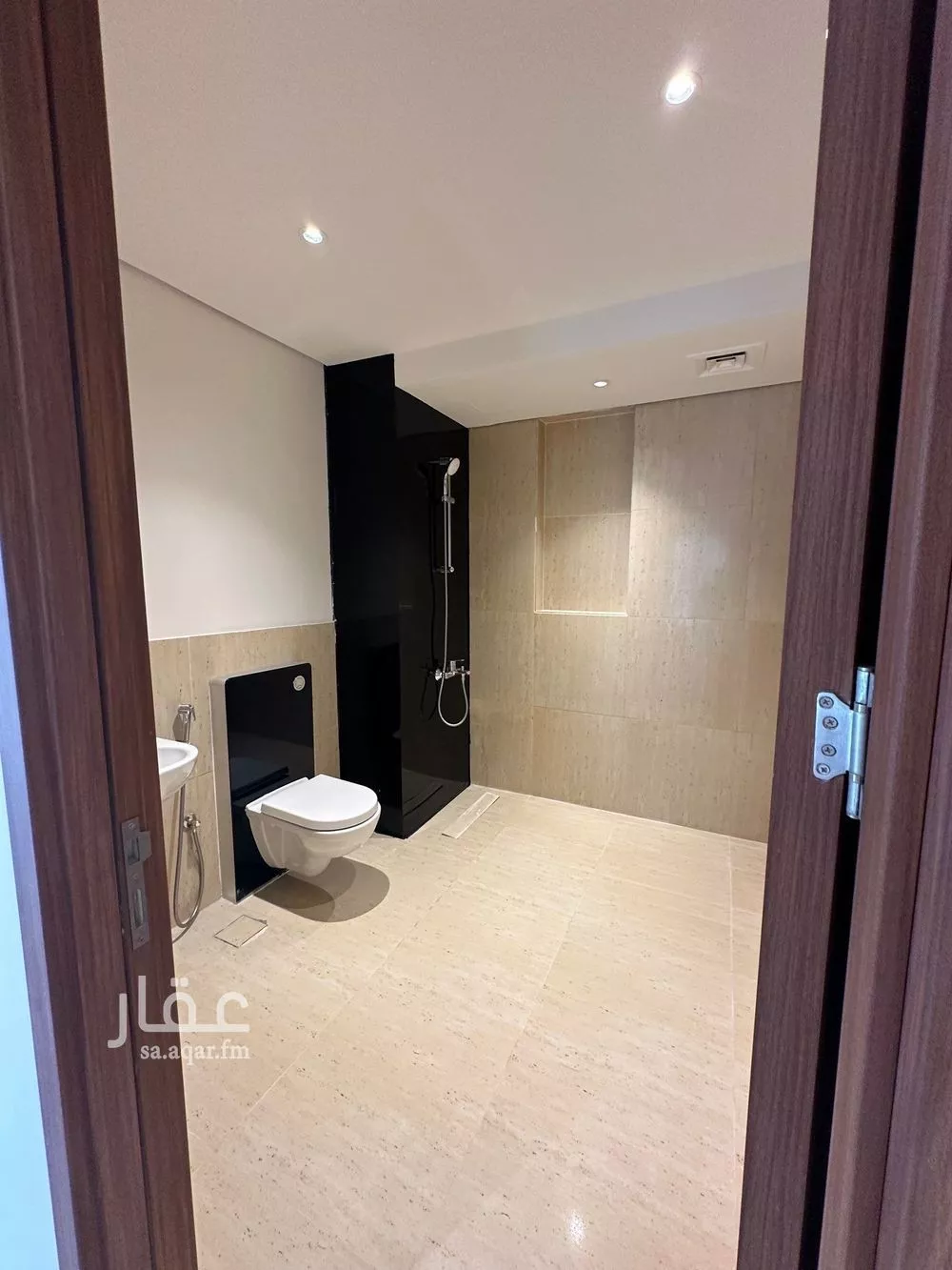 فيلا 5 غرف في العارض 7