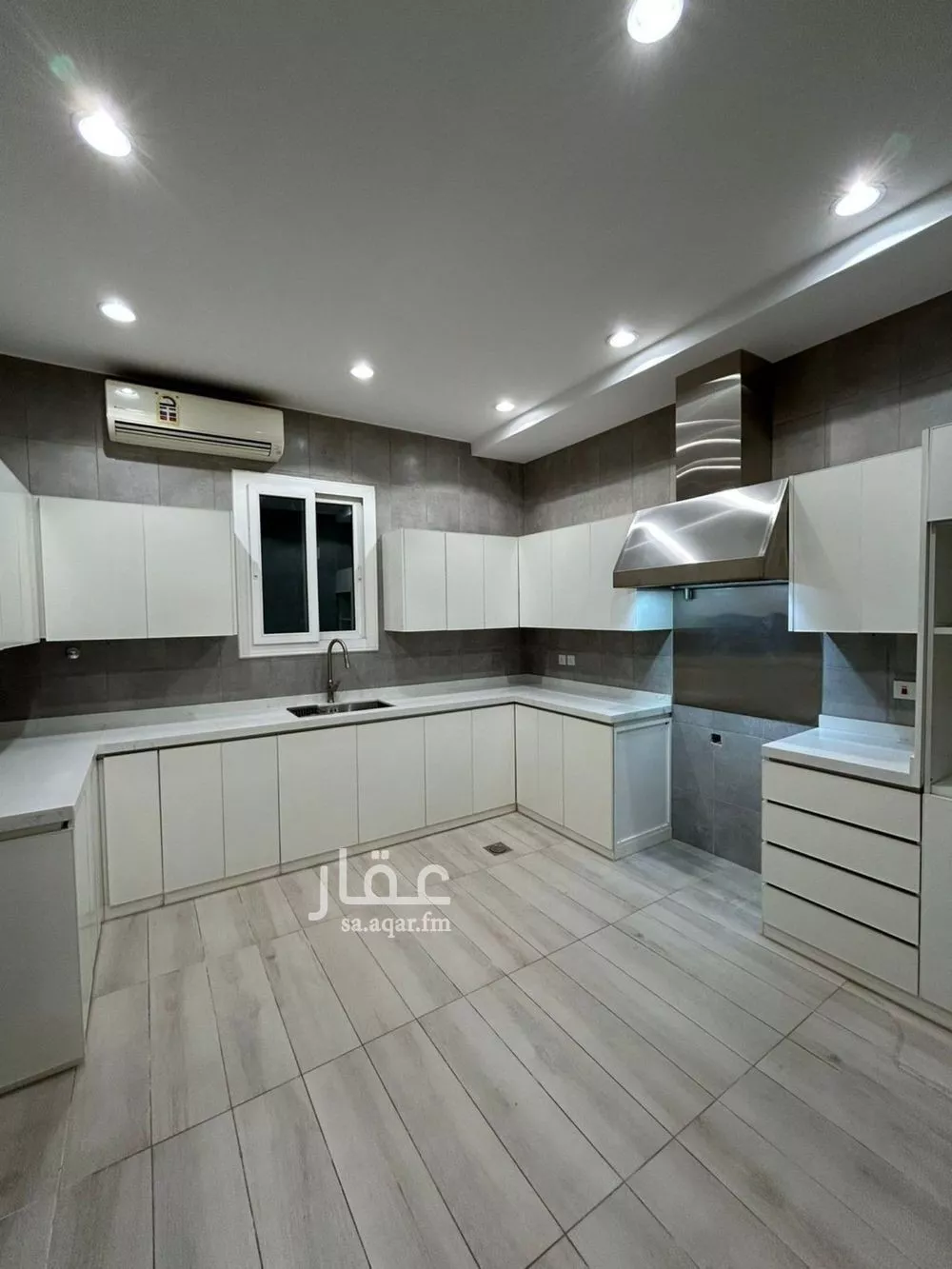 3 bedroom floor in Al Malqa 1