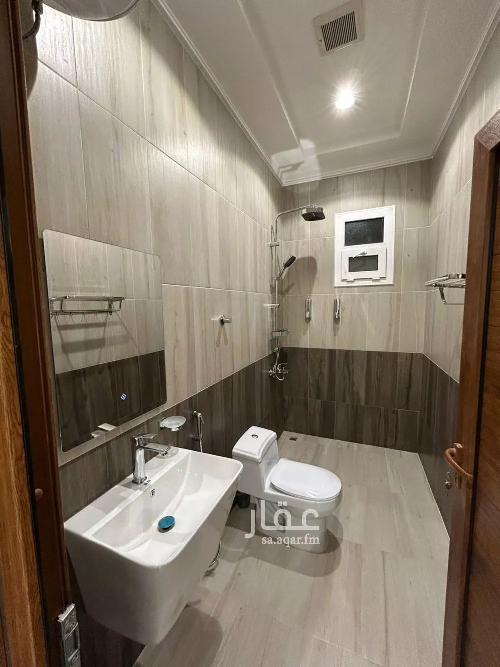 3 bedroom floor in Al Malqa 7