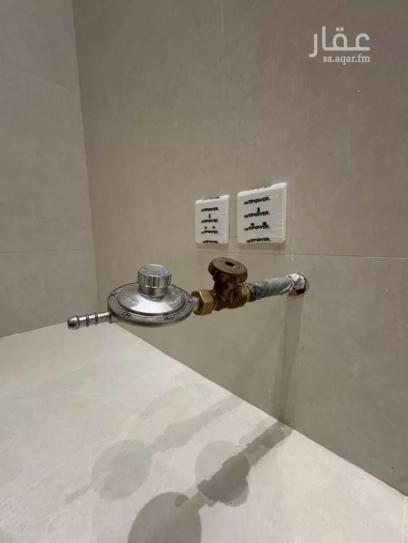 شقة 3 غرف في النزلة الشرقية 9