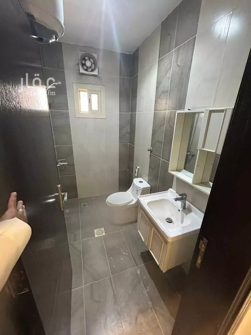 5 bedroom apartment in Muraykh 7