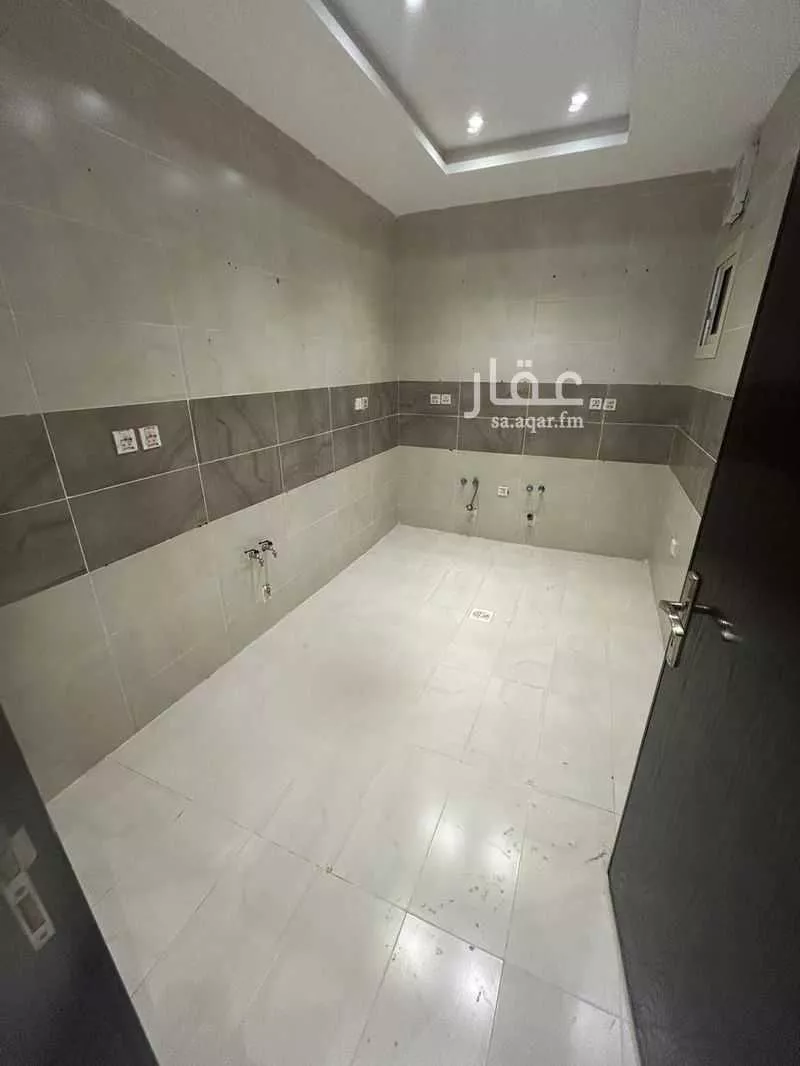 5 bedroom apartment in Muraykh 9
