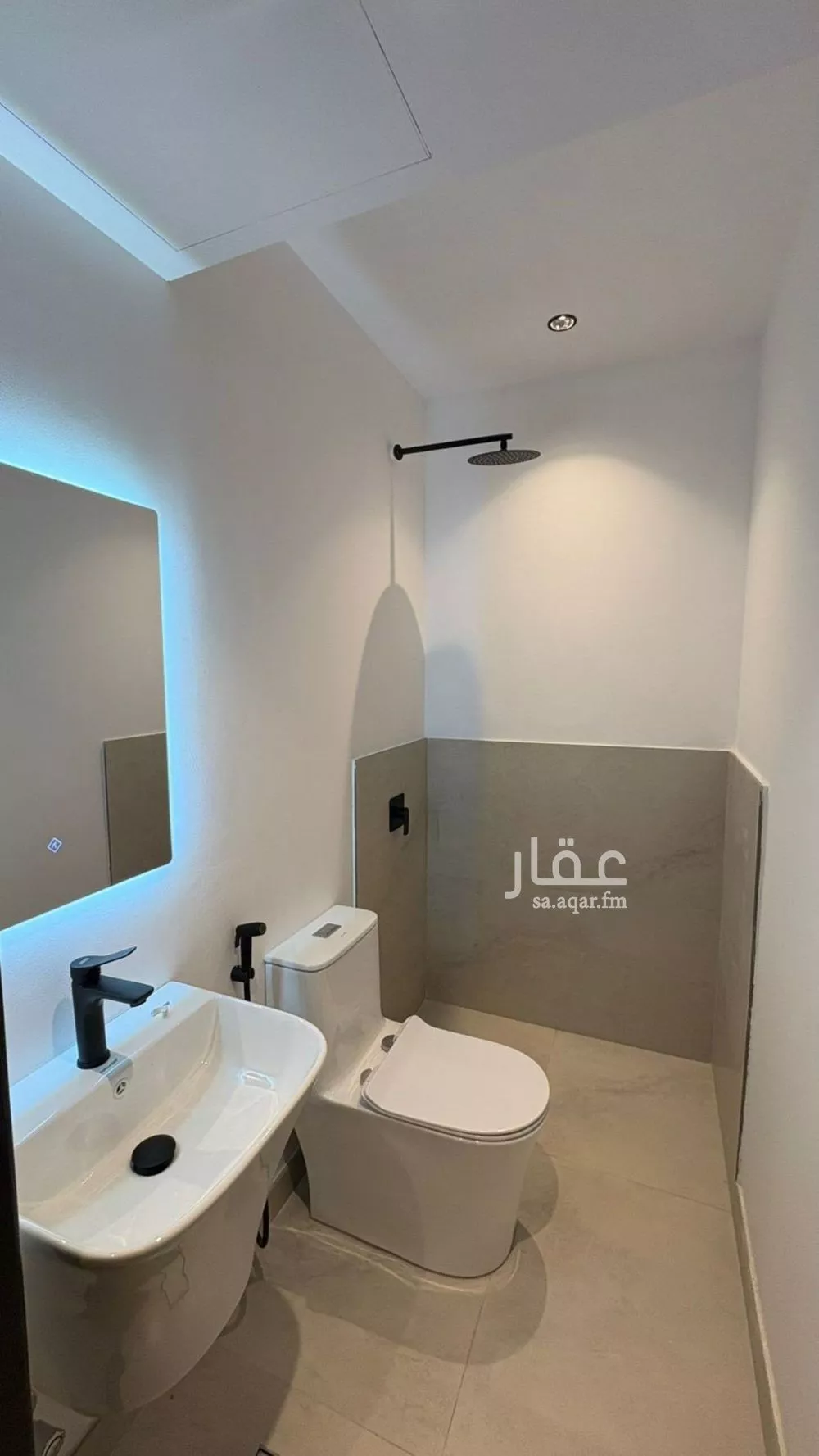 شقة 1 غرف في الملقا 8