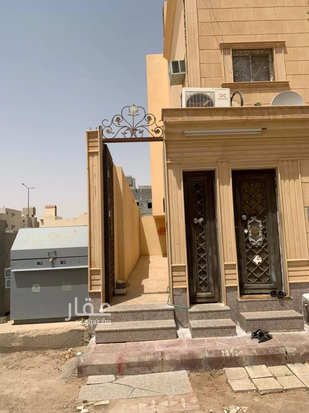 3 bedroom floor in Dhahrat Laban 1