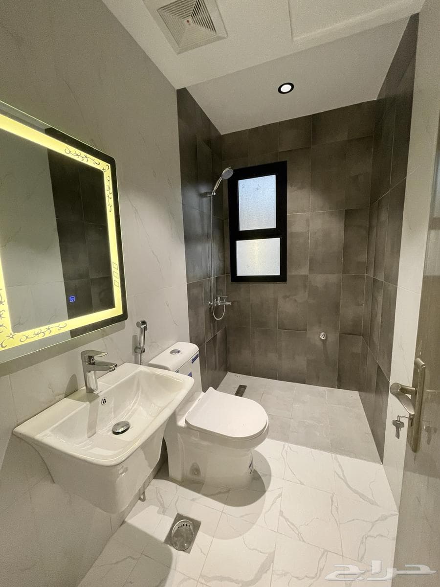 شقة 4 غرف في السلامة 9