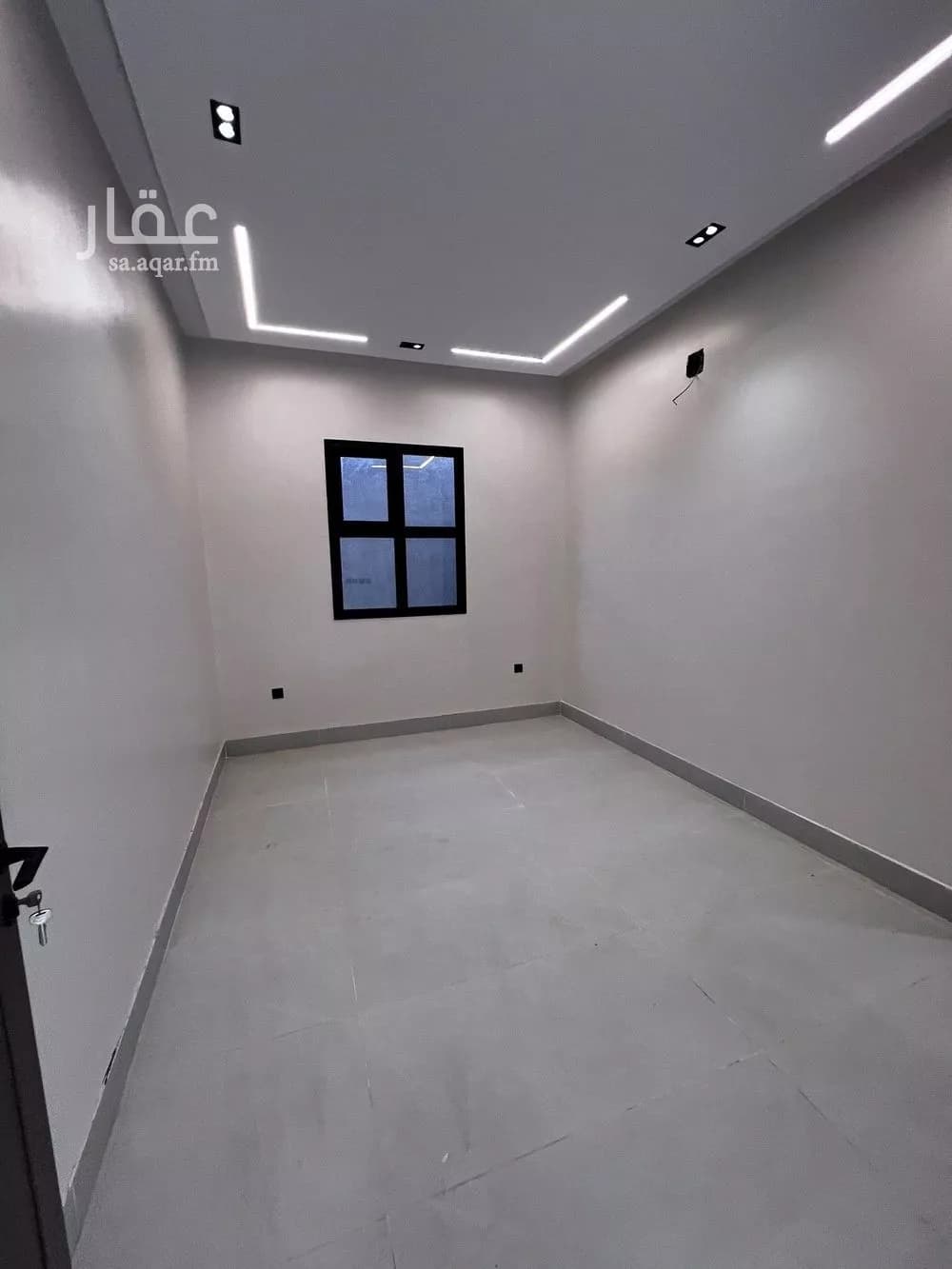 فيلا 4 غرف في الشرق 4