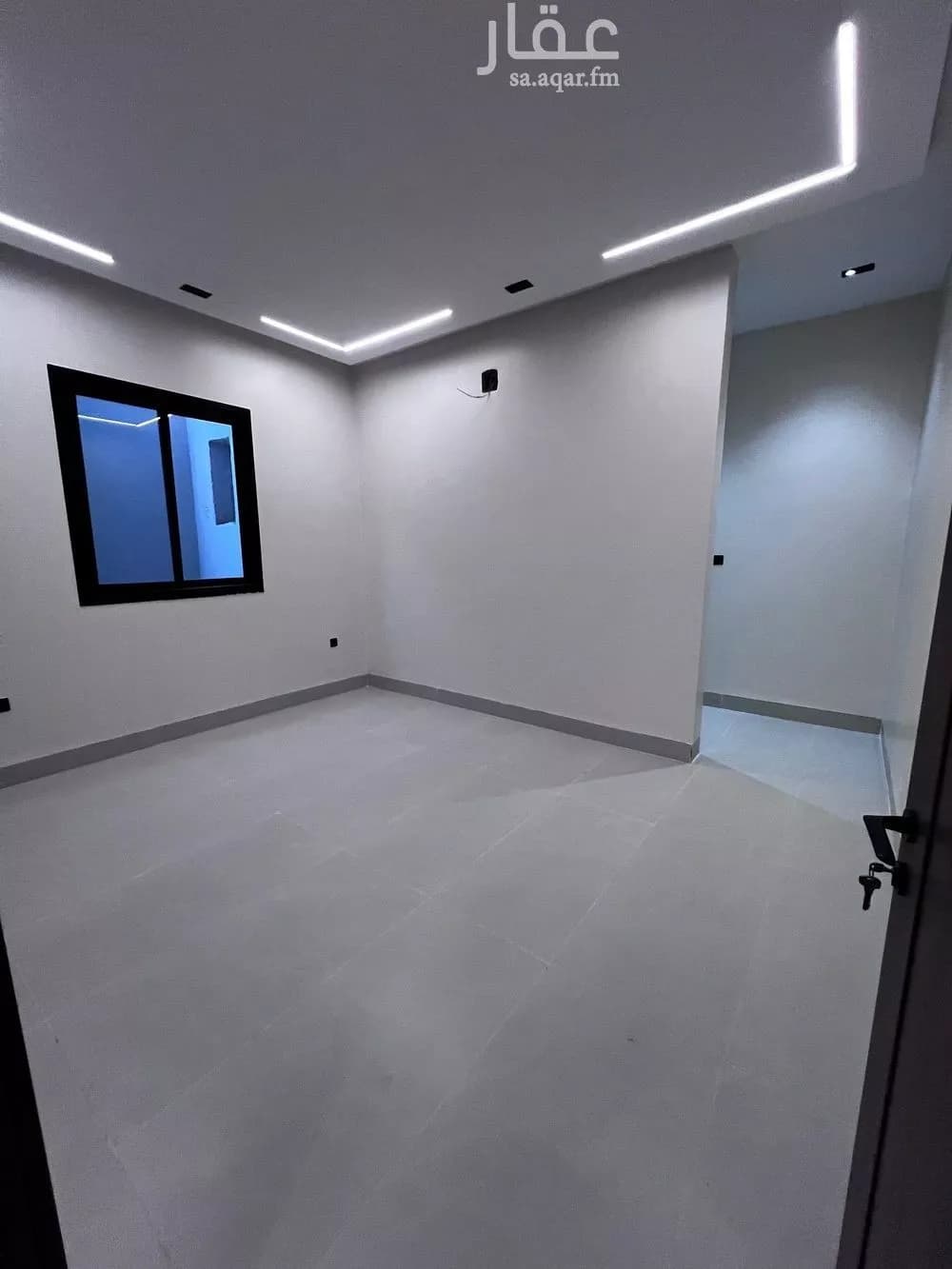 فيلا 4 غرف في الشرق 6