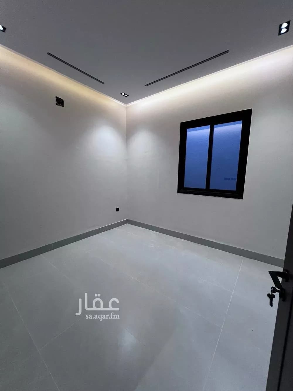 فيلا 4 غرف في الشرق 8