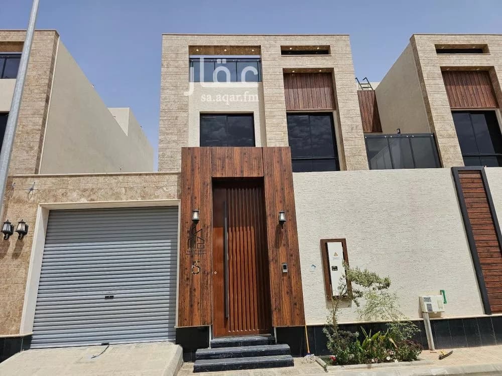 6 bedroom villa in Al Rimal 1