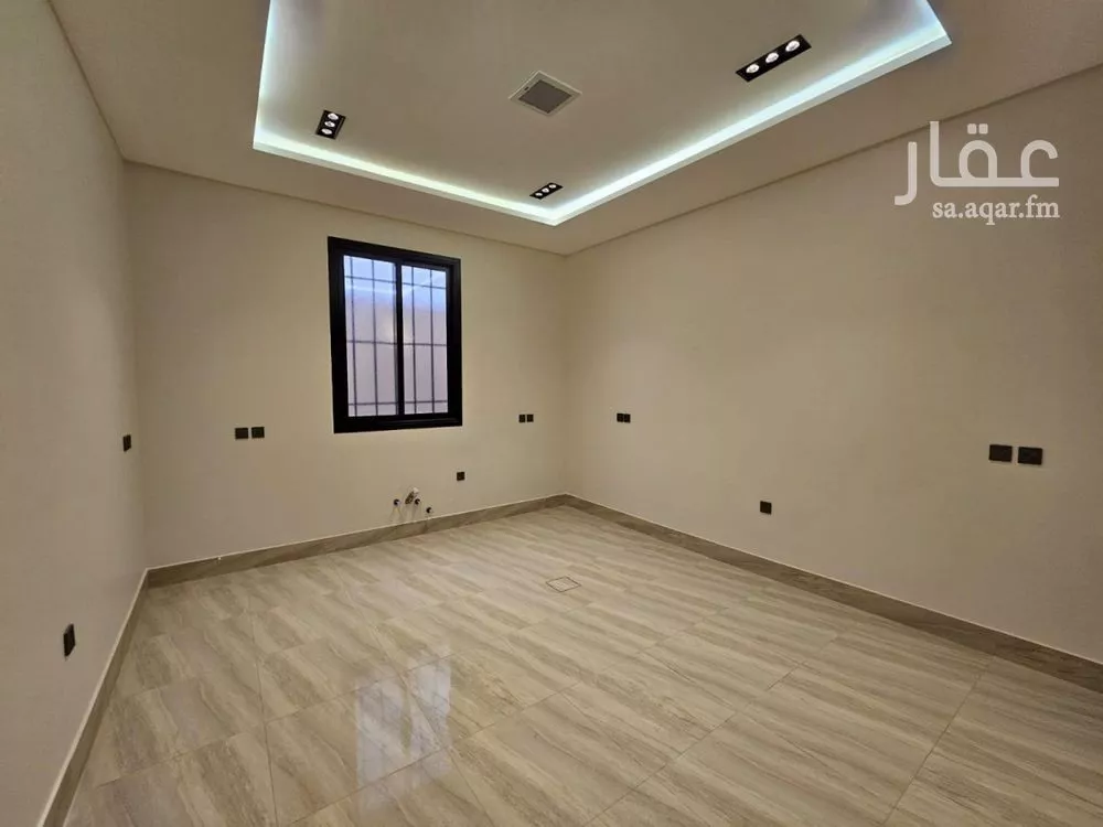 فيلا 6 غرف في الرمال 10