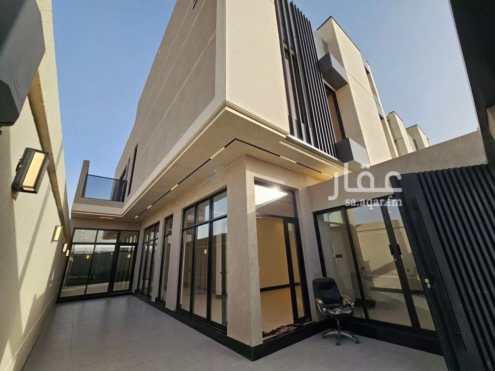 فيلا 6 غرف في الرمال 1