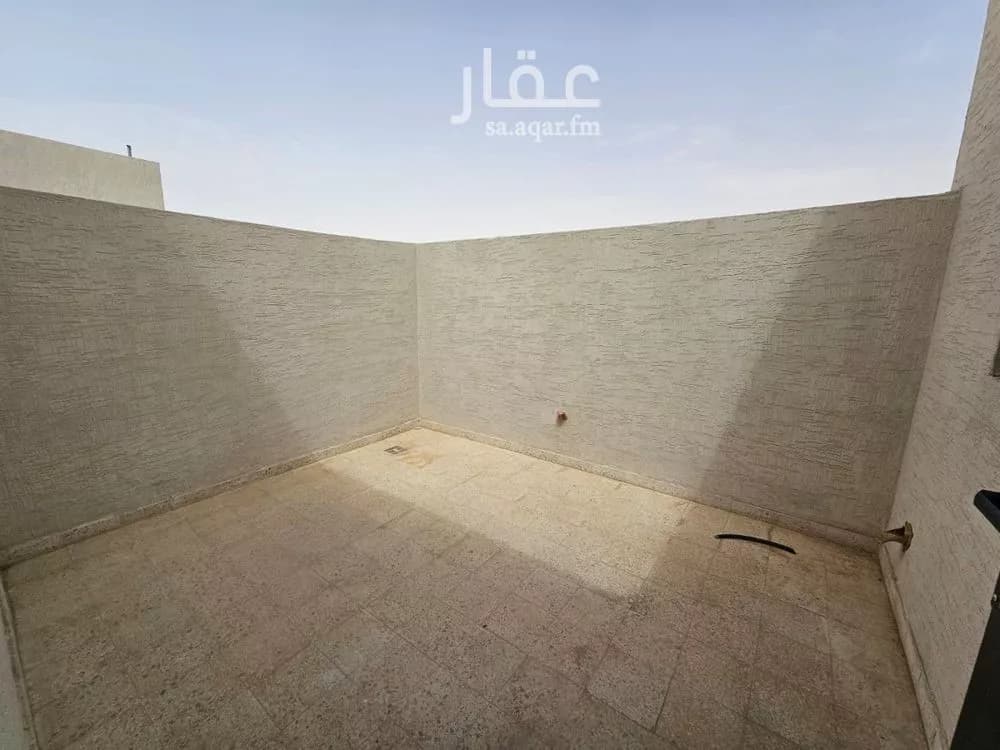 فيلا 6 غرف في الرمال 2