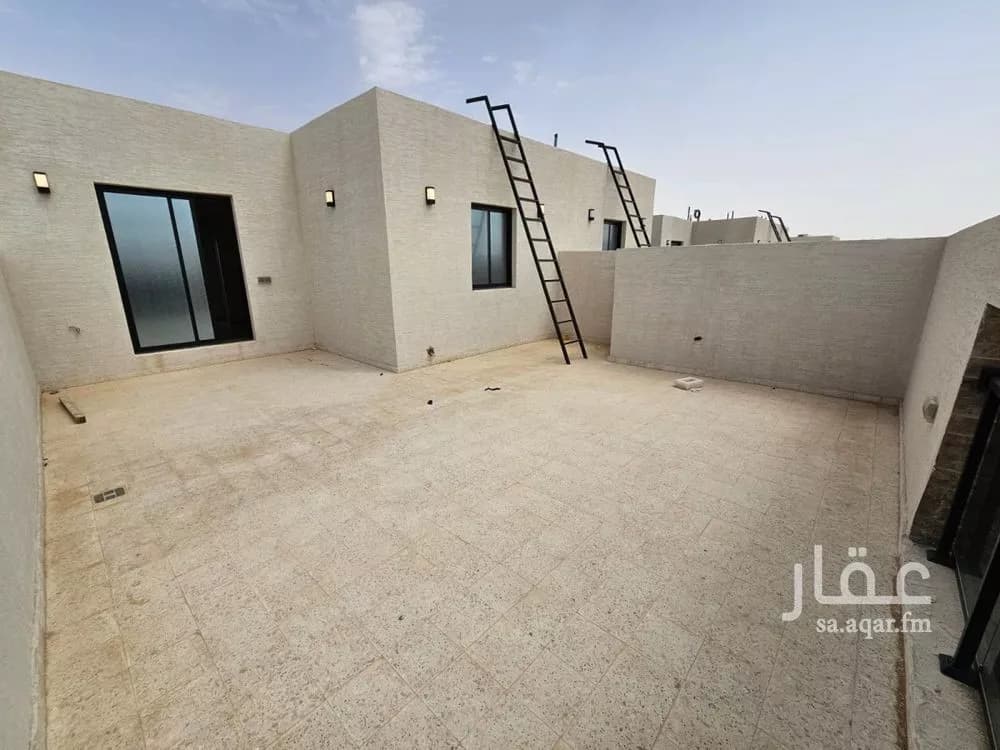 فيلا 6 غرف في الرمال 9