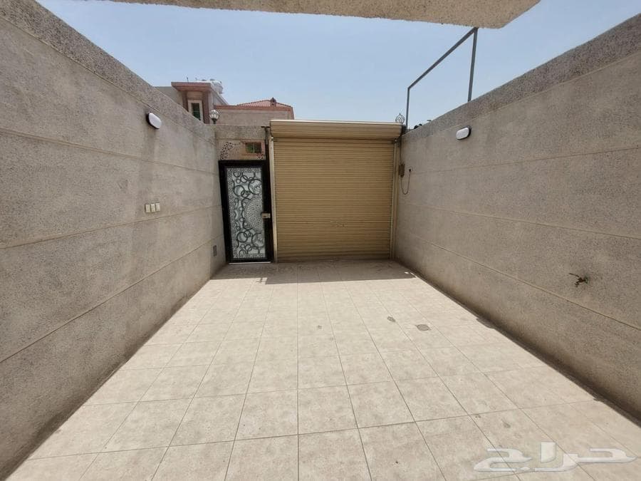 شقة 6 غرف في احد 5