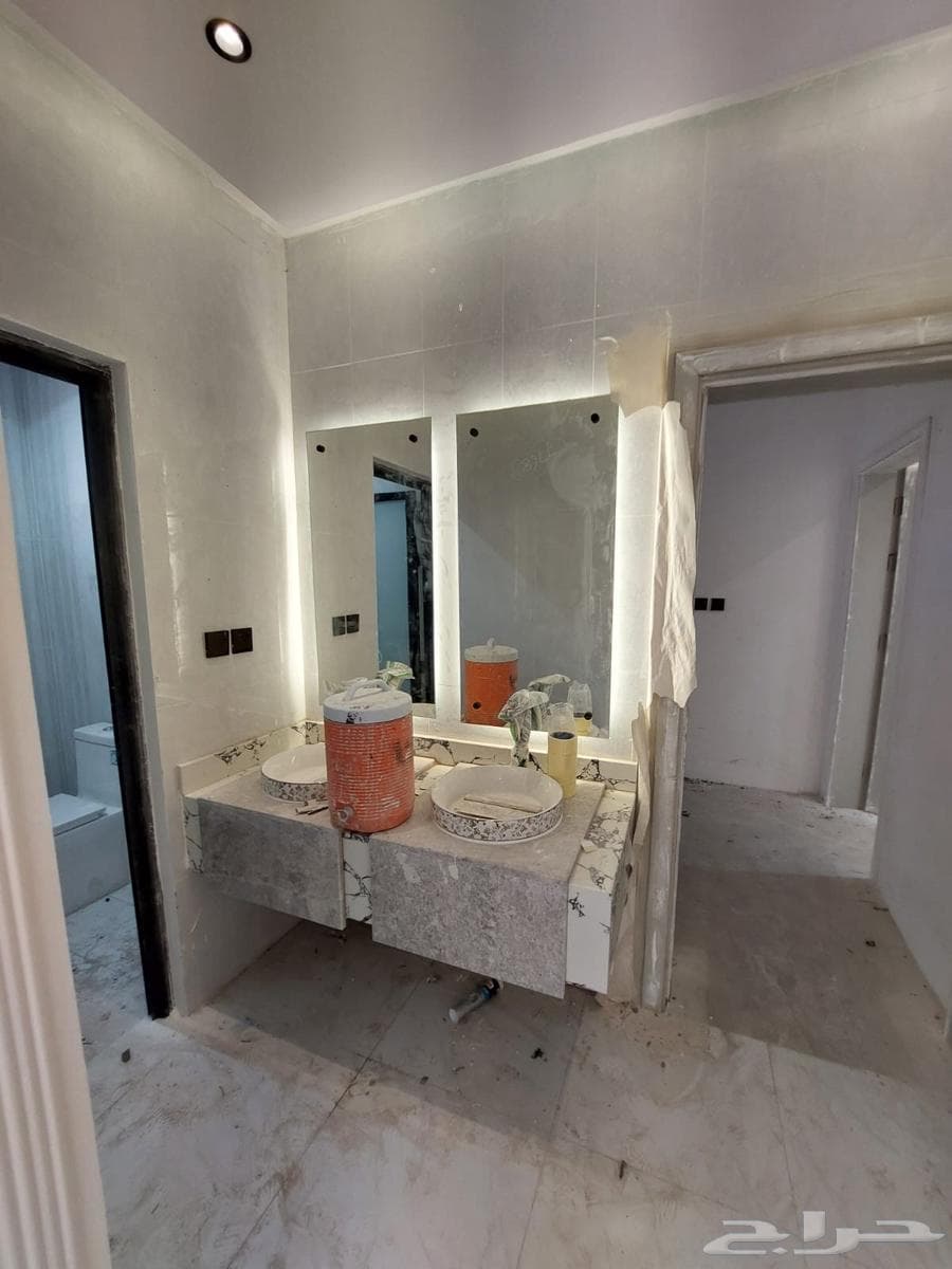 شقة 6 غرف في احد 9