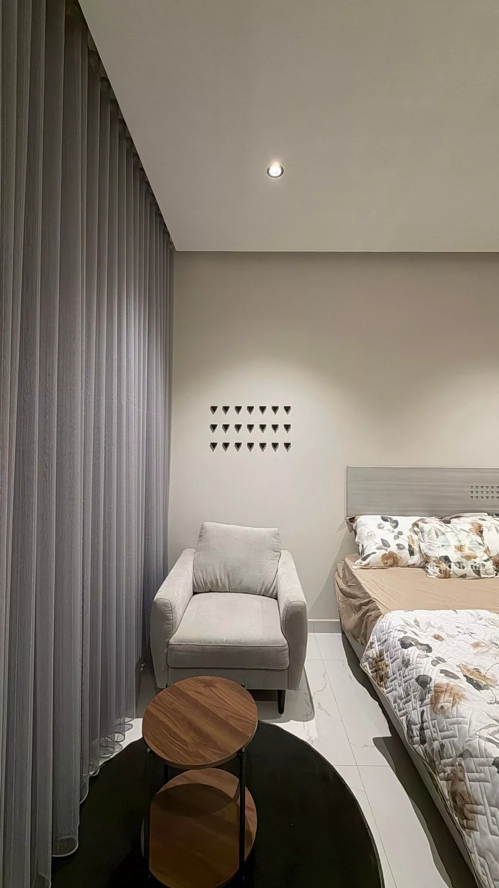 شقة 1 غرف في العقيق 5