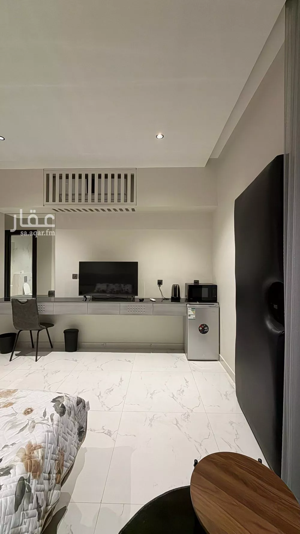 شقة 1 غرف في العقيق 7