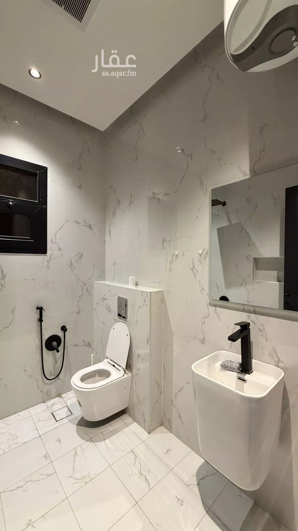 شقة 1 غرف في العقيق 10