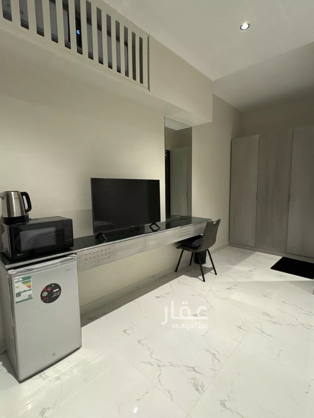 شقة 1 غرف في العقيق 5