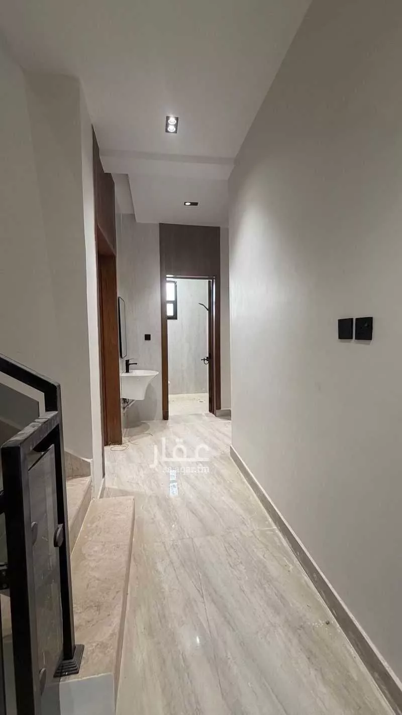 فيلا 5 غرف في طيبة 11