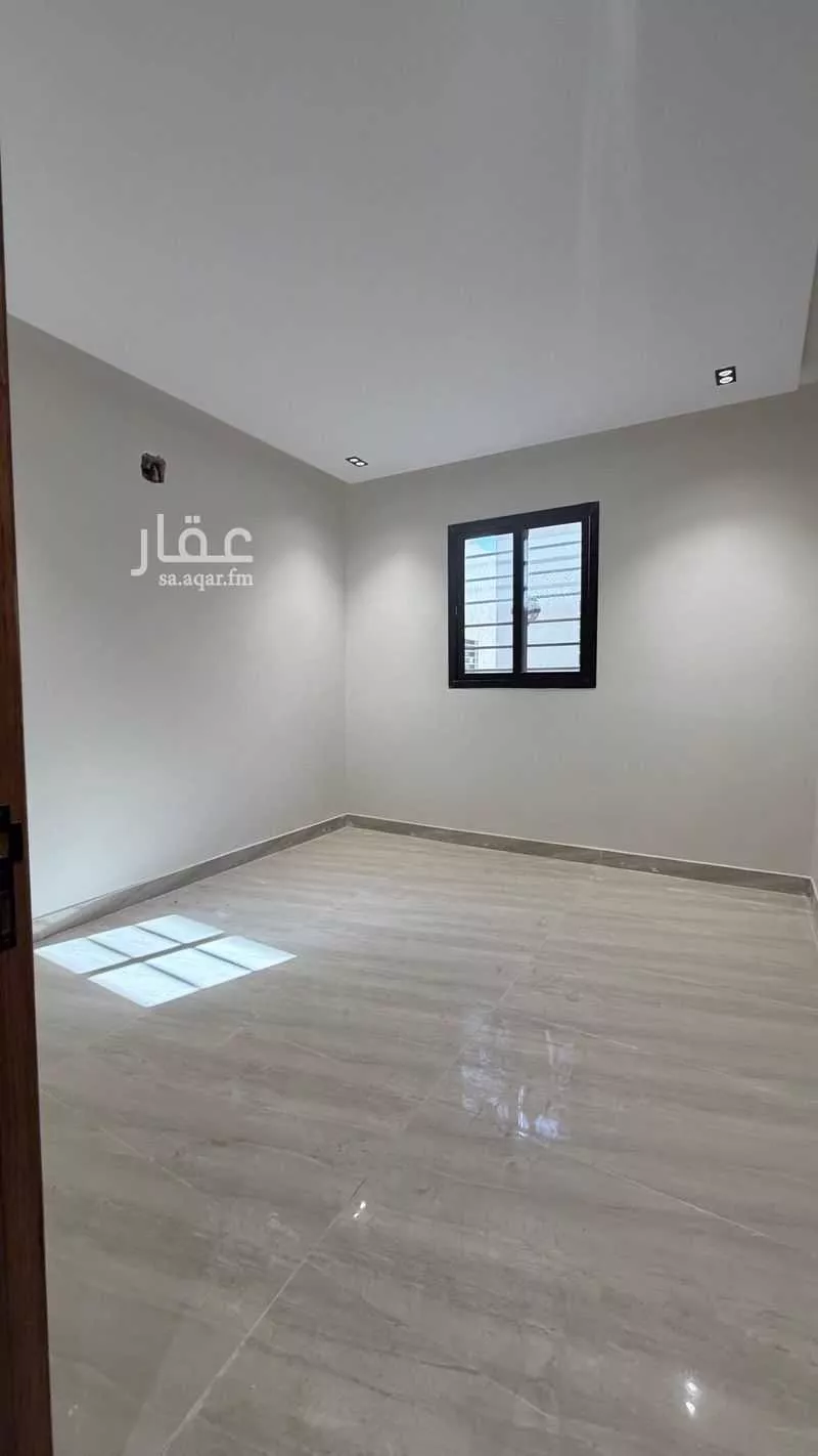 فيلا 5 غرف في طيبة 21