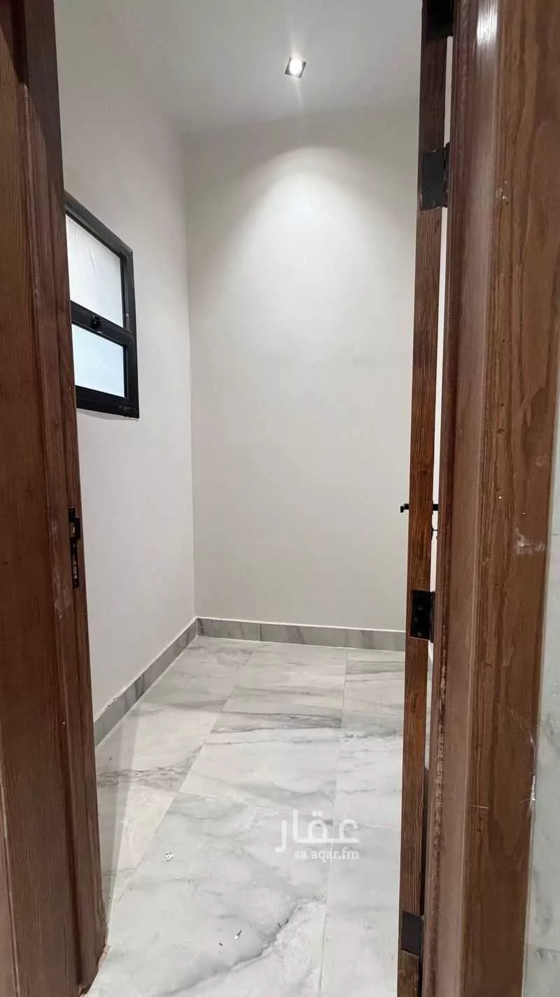 فيلا 5 غرف في طيبة 8