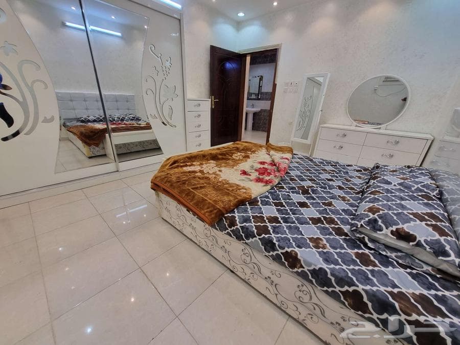 2 bedroom apartment in Al Sharayea 8