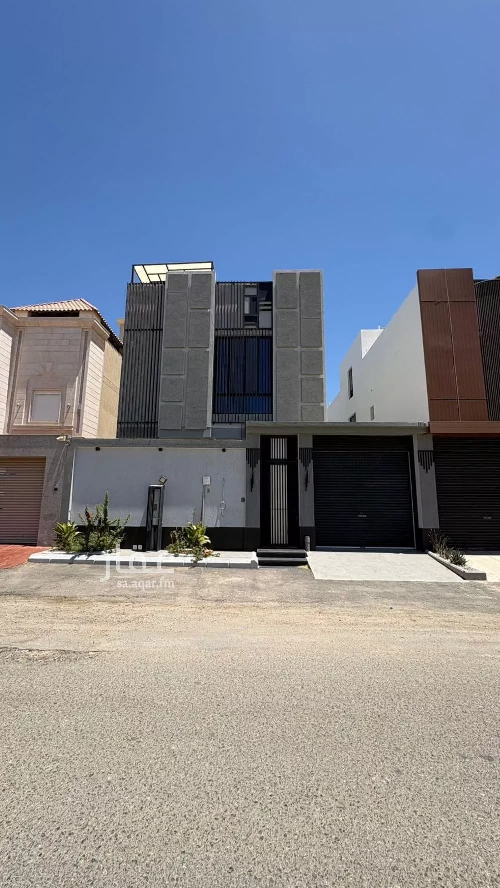8 bedroom villa in Al Shiraa 1