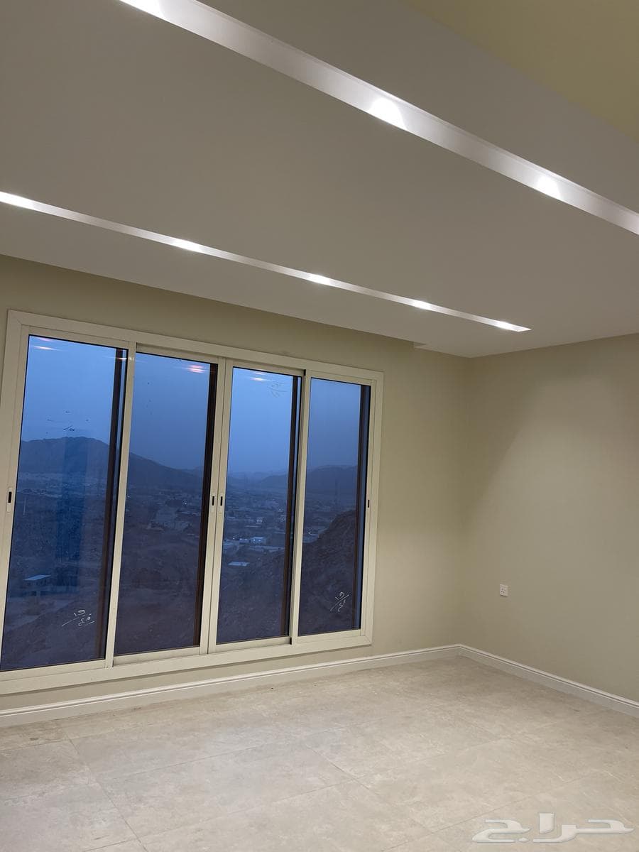 3 bedroom apartment in Al Ukayshiyyah 7