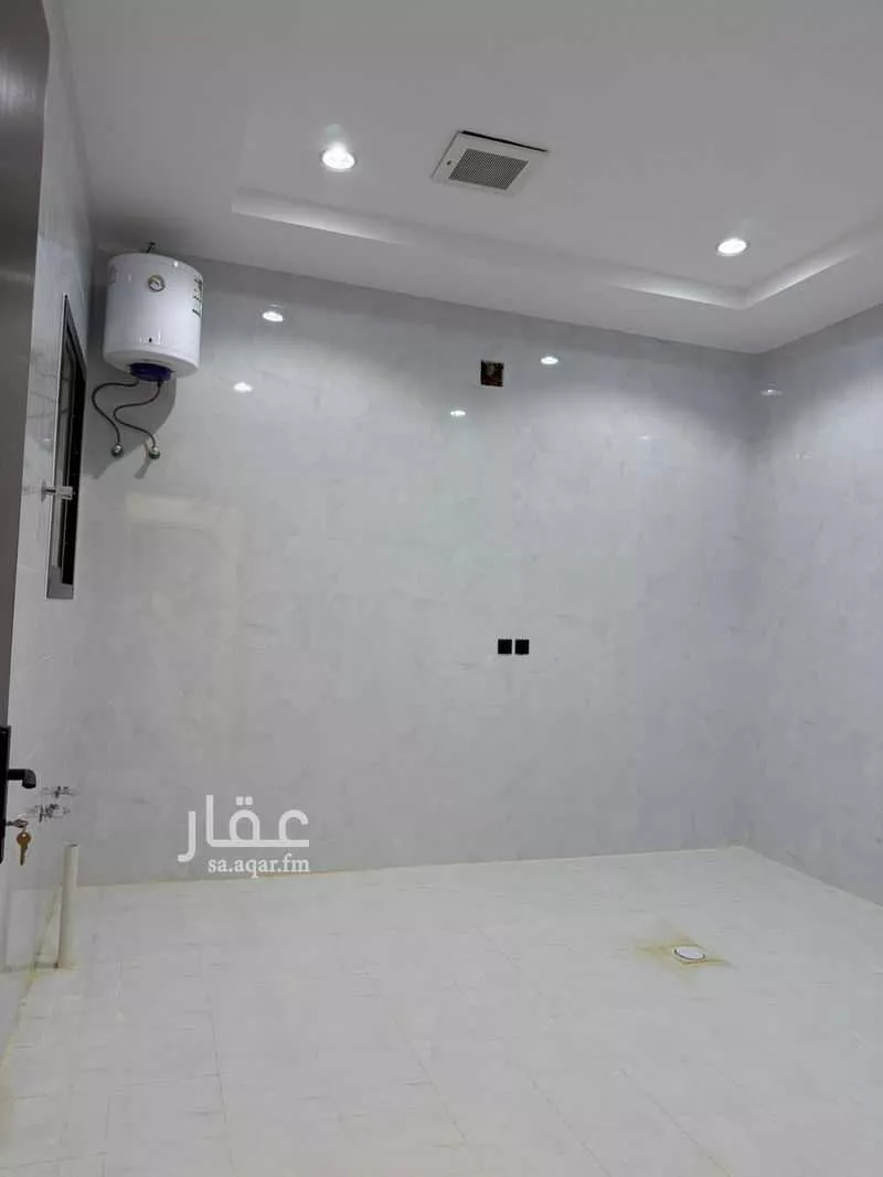 فيلا 6 غرف في الحائر 10