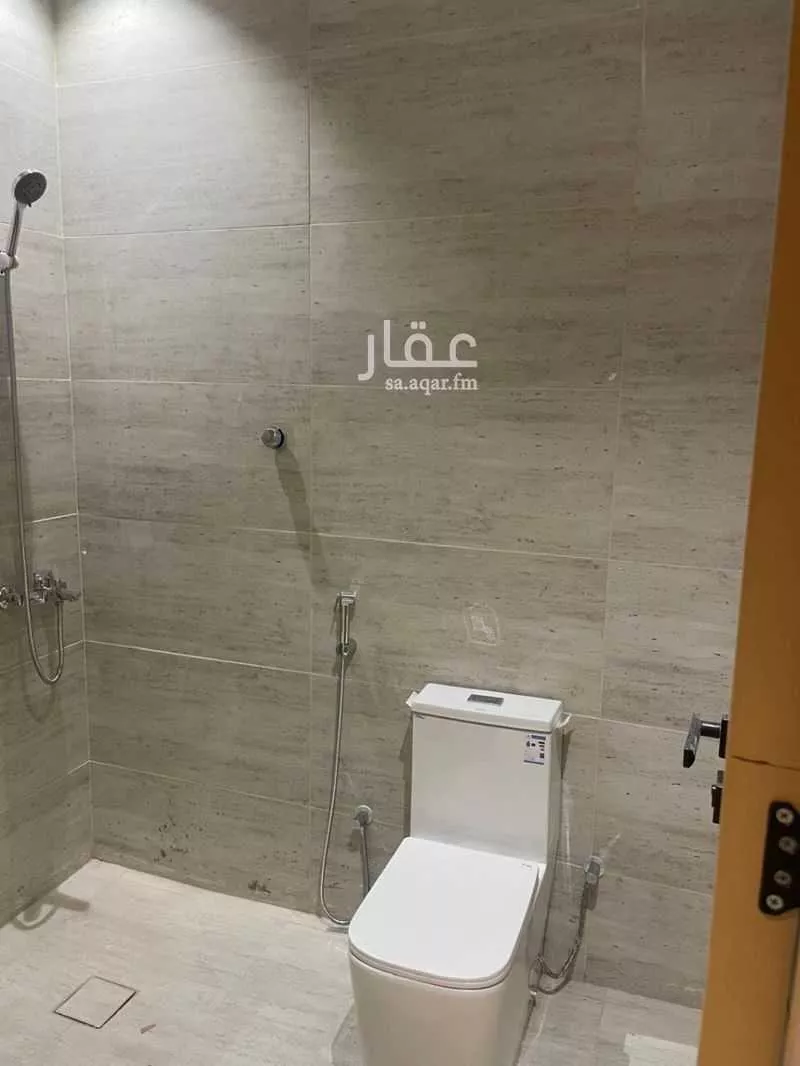 5 bedroom apartment in Al Ukayshiyyah 4