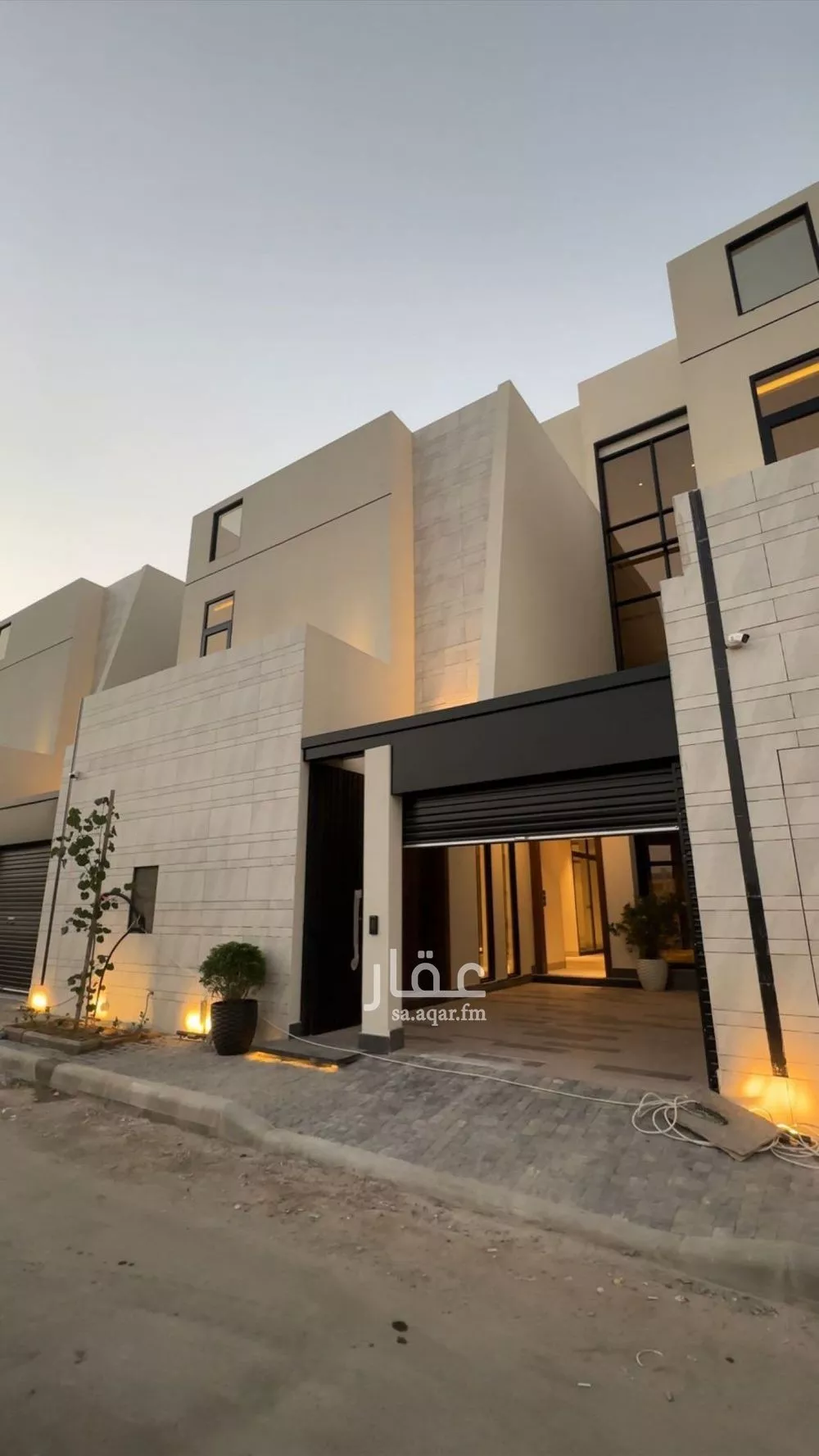 فيلا 4 غرف في الشراع 1