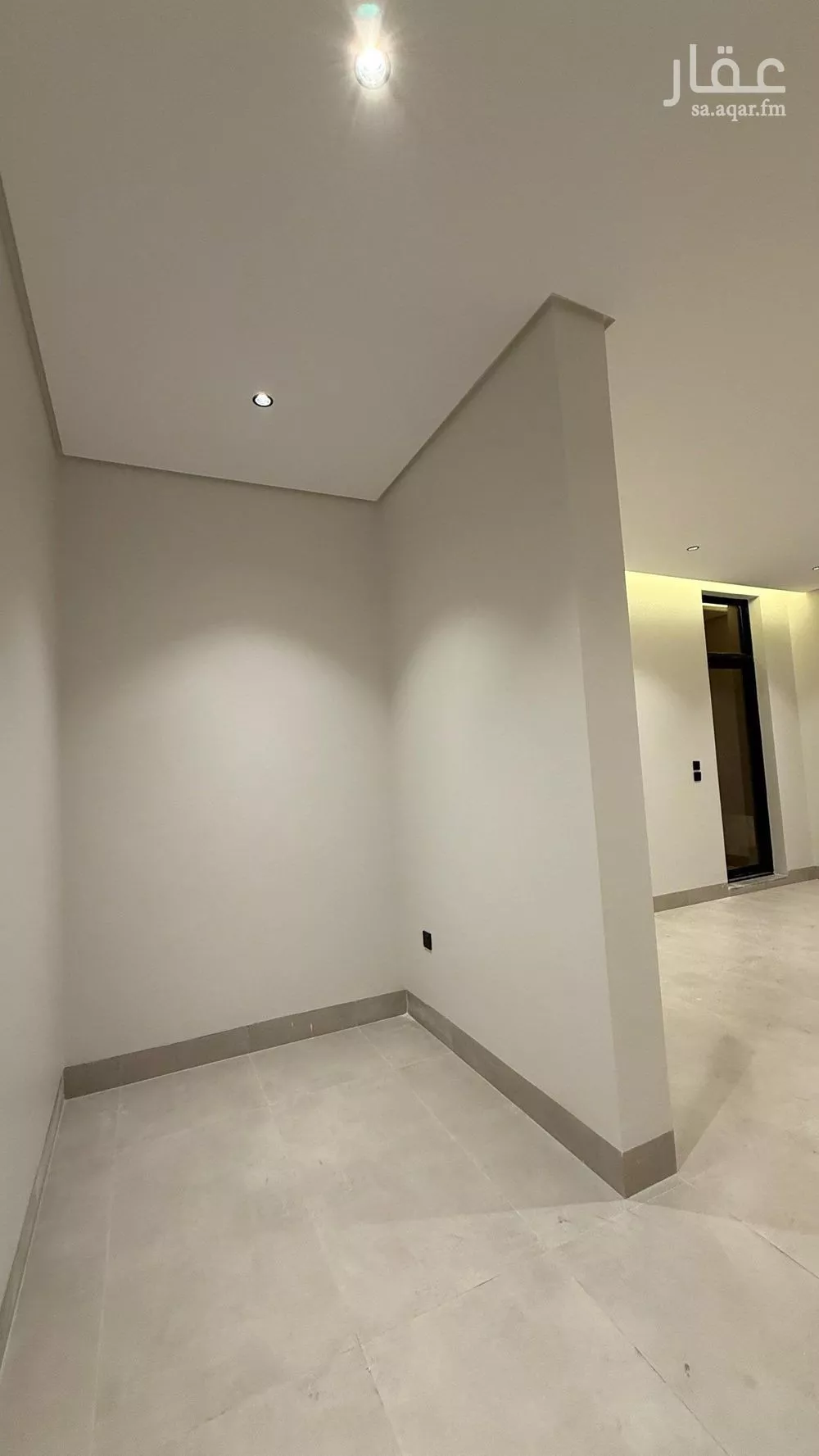 فيلا 4 غرف في الشراع 12