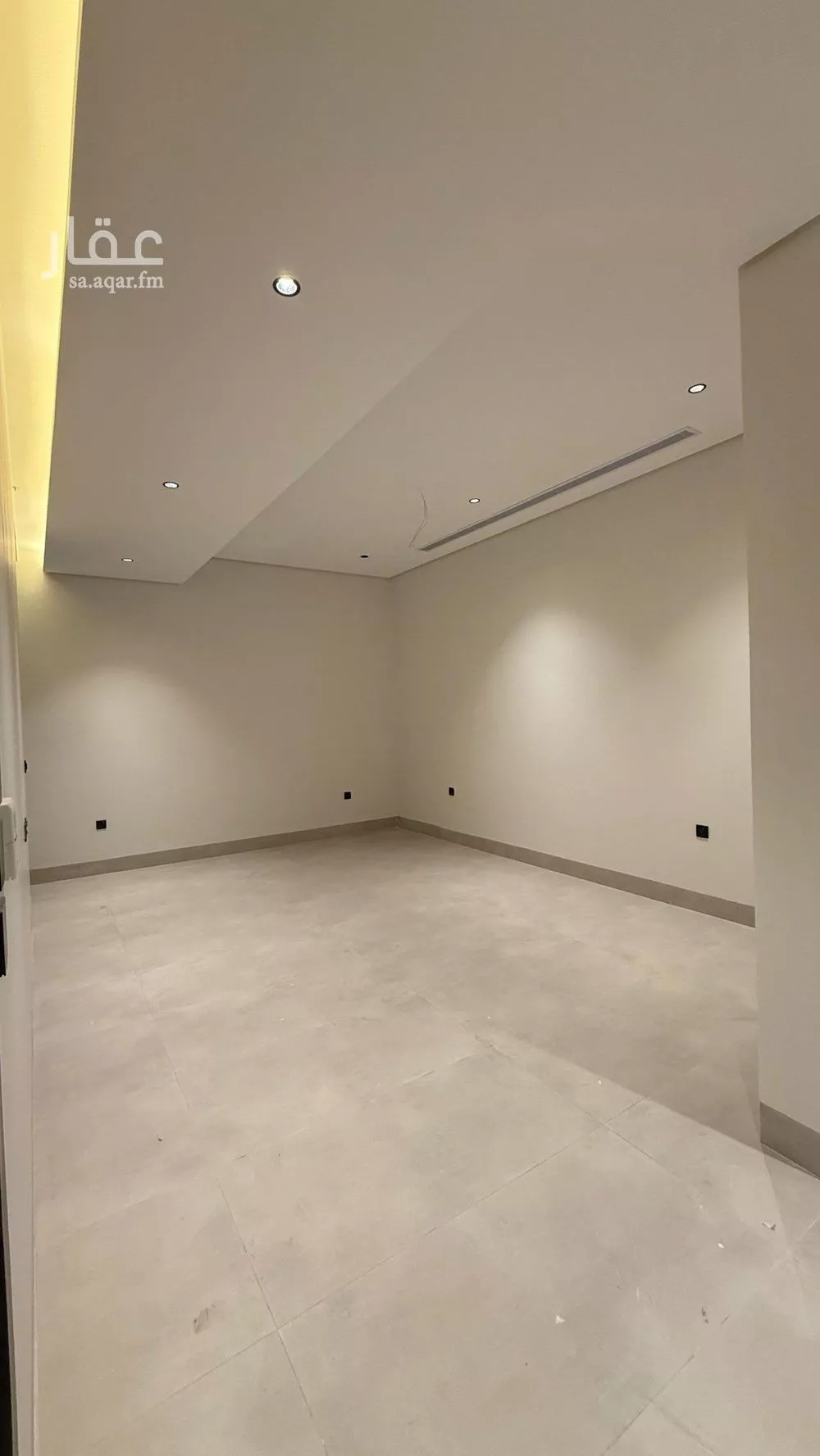 فيلا 4 غرف في الشراع 13