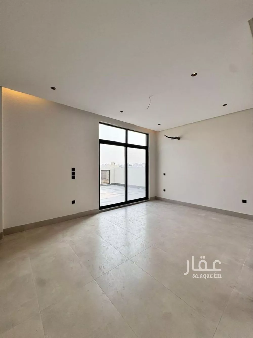 فيلا 4 غرف في الشراع 17