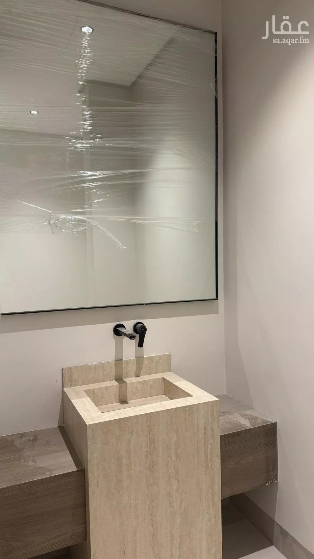 فيلا 4 غرف في الشراع 4