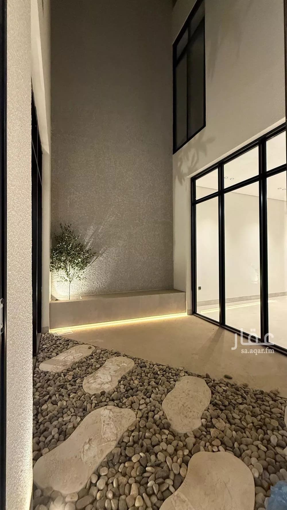 فيلا 4 غرف في الشراع 8