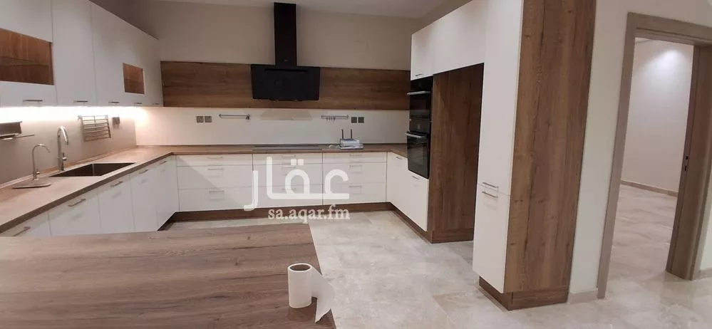 فيلا 4 غرف في العريض 5