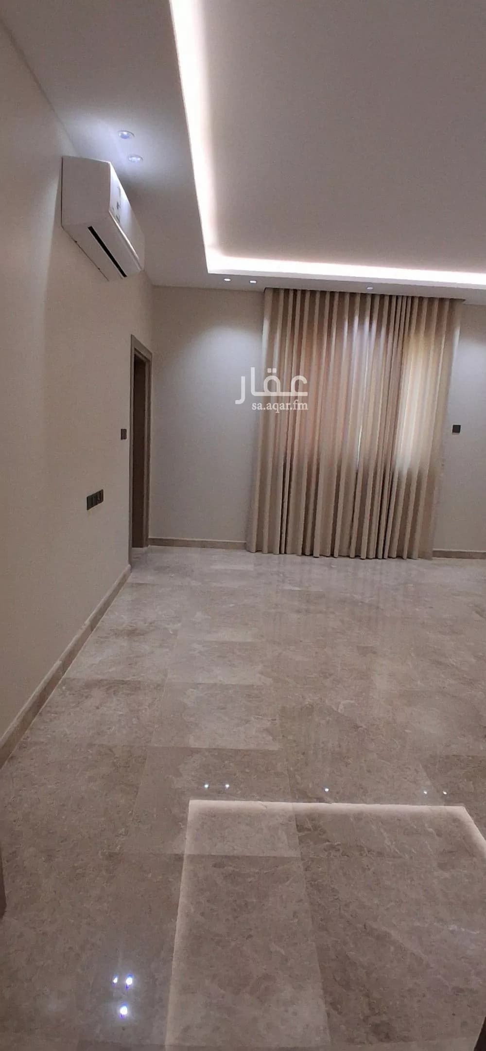 فيلا 4 غرف في العريض 7