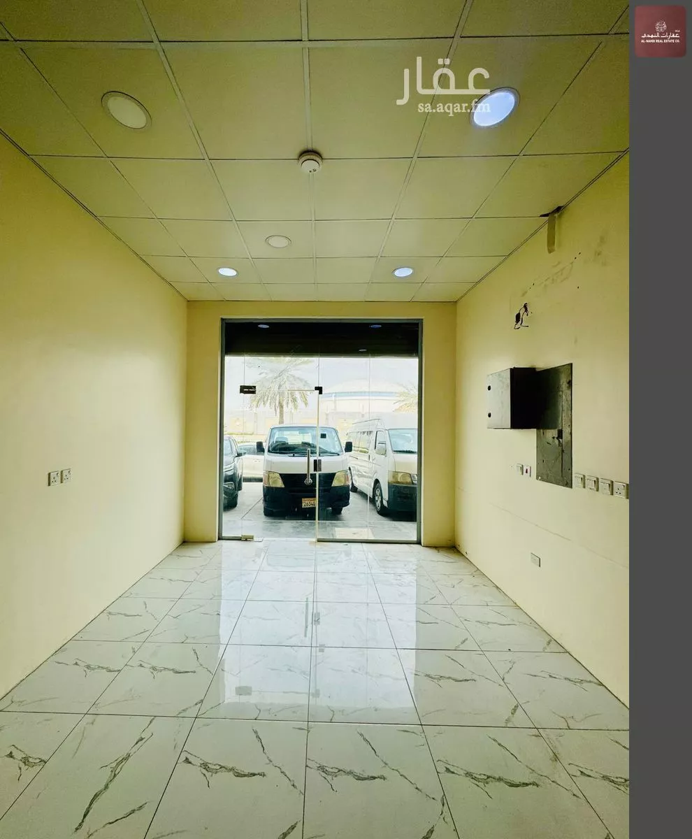 محل 1770 م² في احد 7