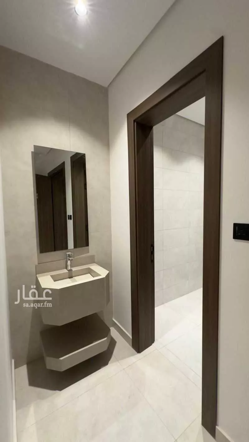 شقة 5 غرف في الواحة 4