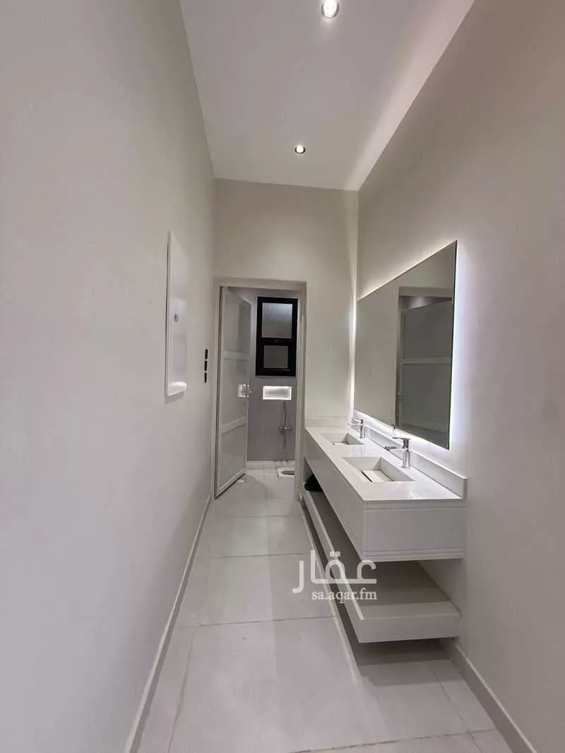 5 bedroom floor in Al Janadriyah 2