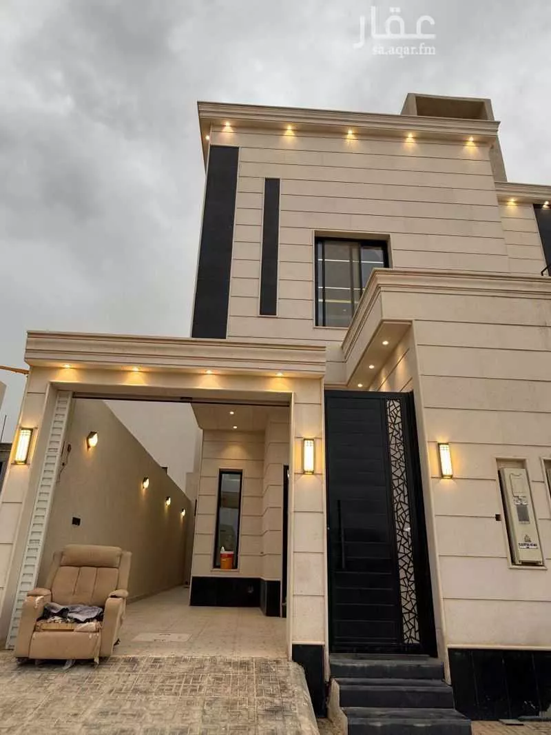 5 bedroom floor in Al Janadriyah 6