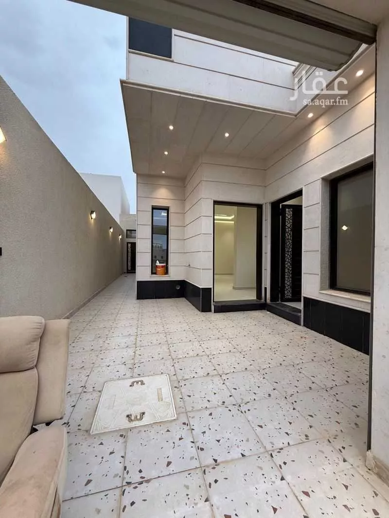 5 bedroom floor in Al Janadriyah 8