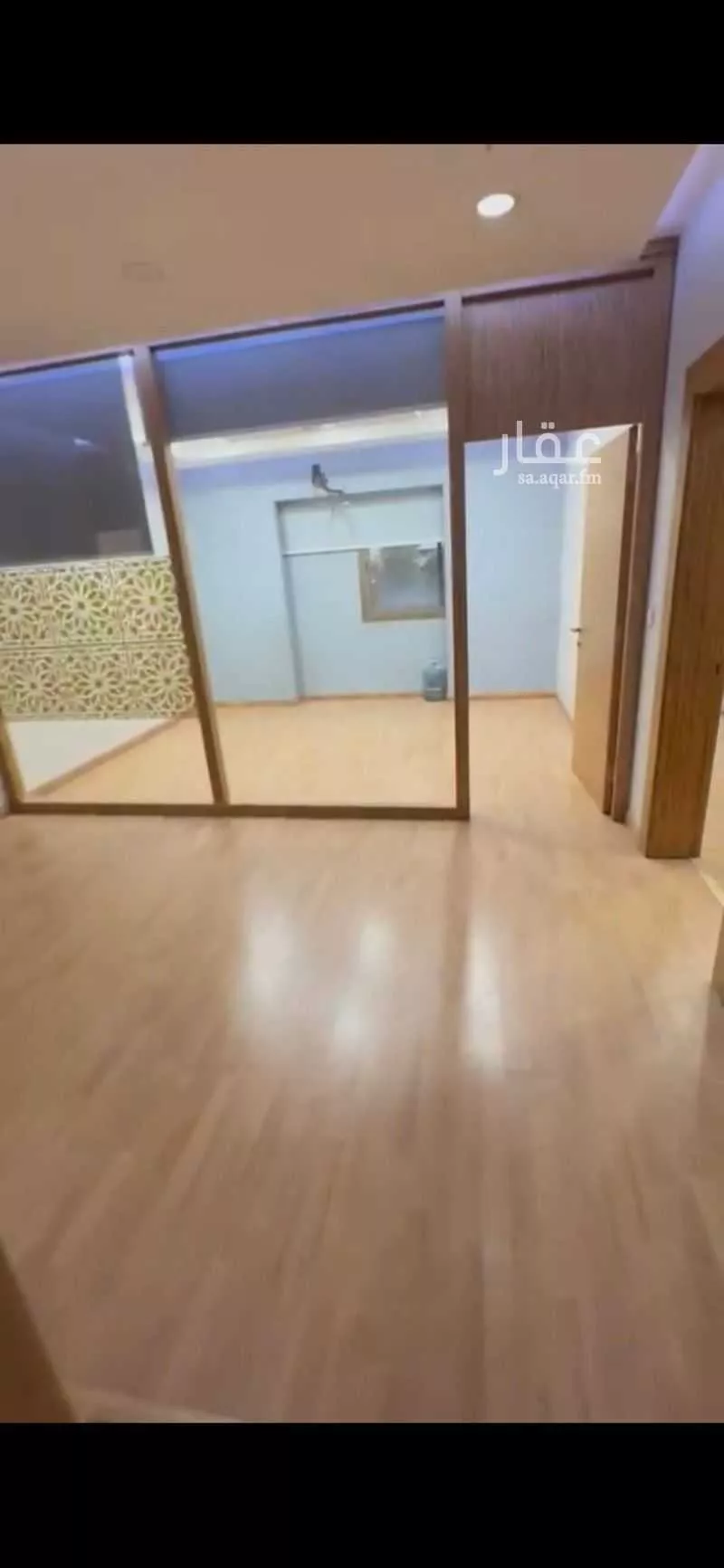 مكتب 627 م² في الورود 5