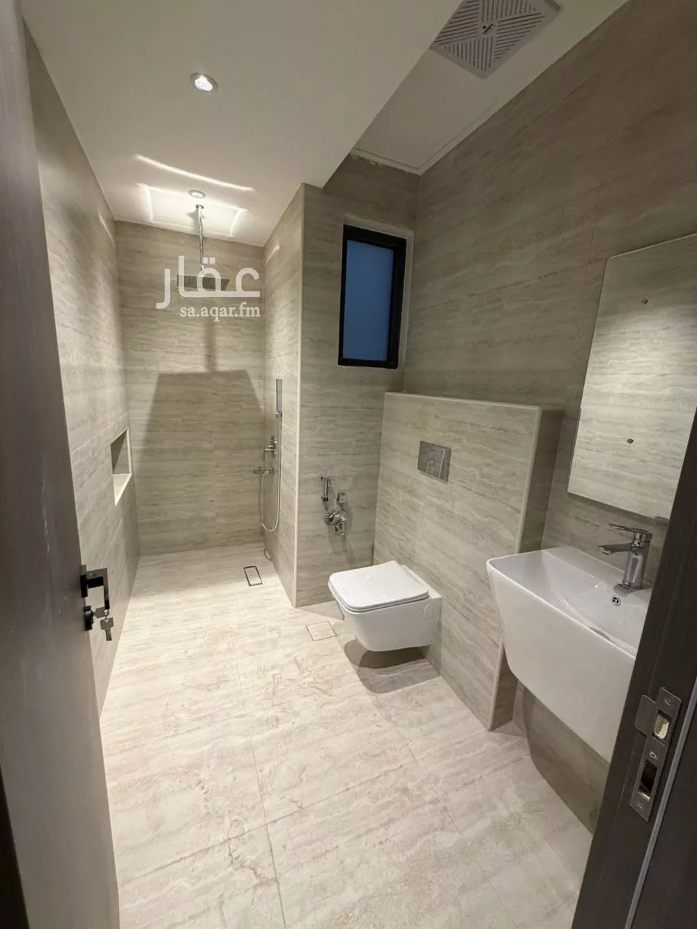 3 bedroom apartment in Al Maizilah 11