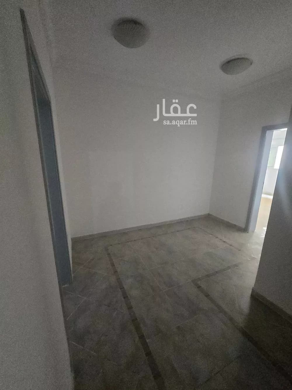 شقة 4 غرف في النزهة 8