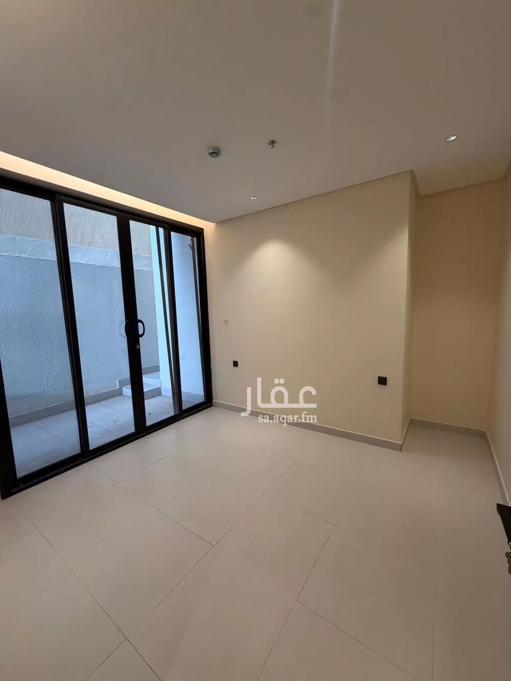 شقة 4 غرف في الرمال 18