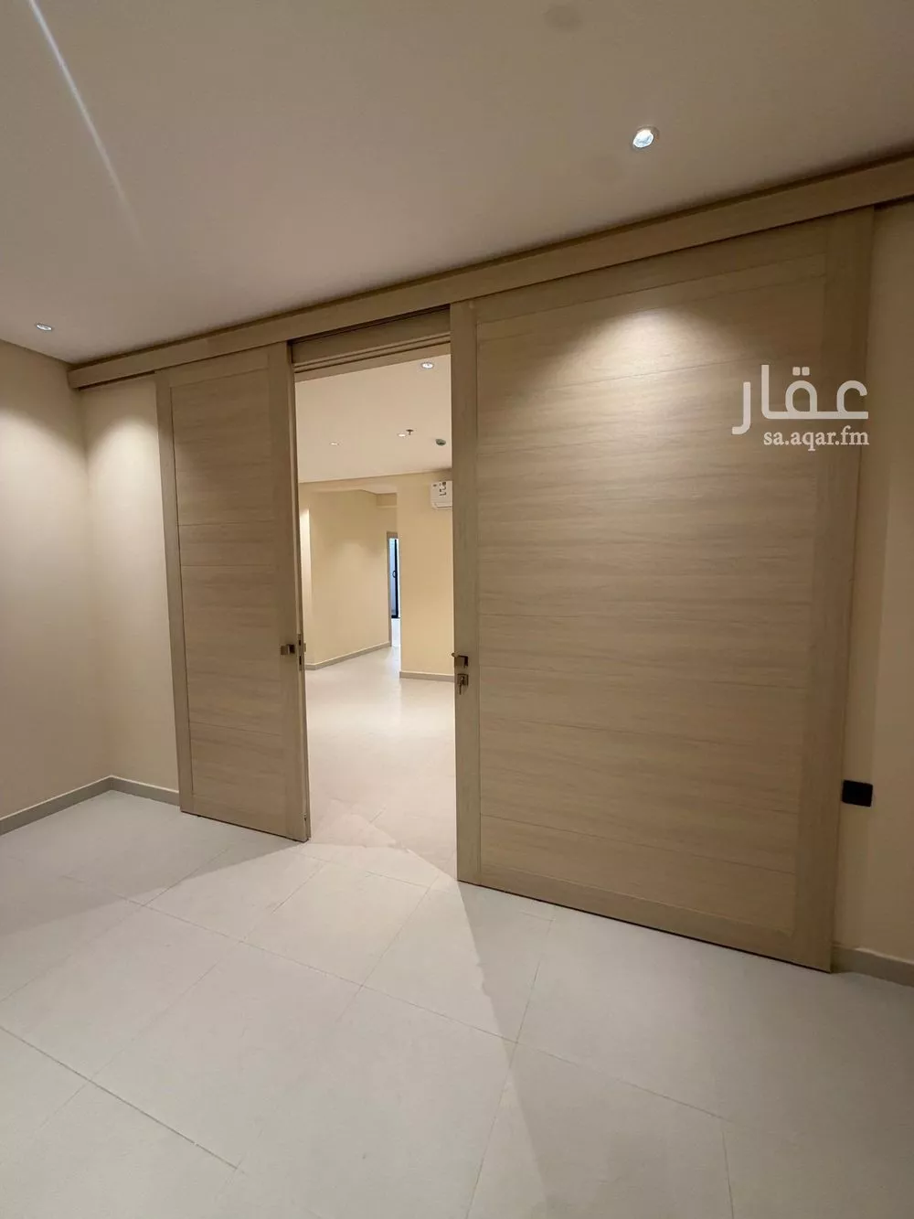 شقة 4 غرف في الرمال 7