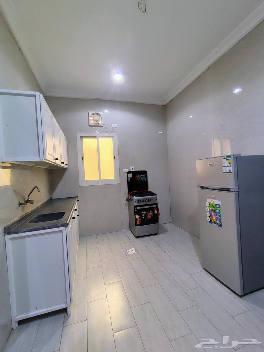 شقة 1 غرف في النعيم 8